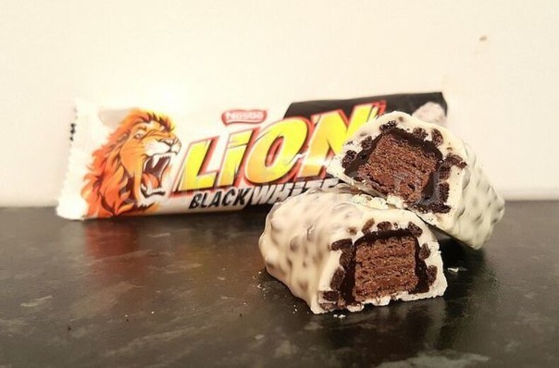 Батончик Lion BlackWhite 40 гр